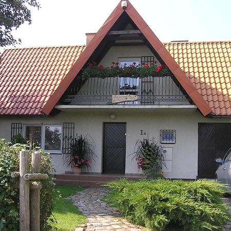 Domek Pod Klonami Na Mazurach Guty Экстерьер фото